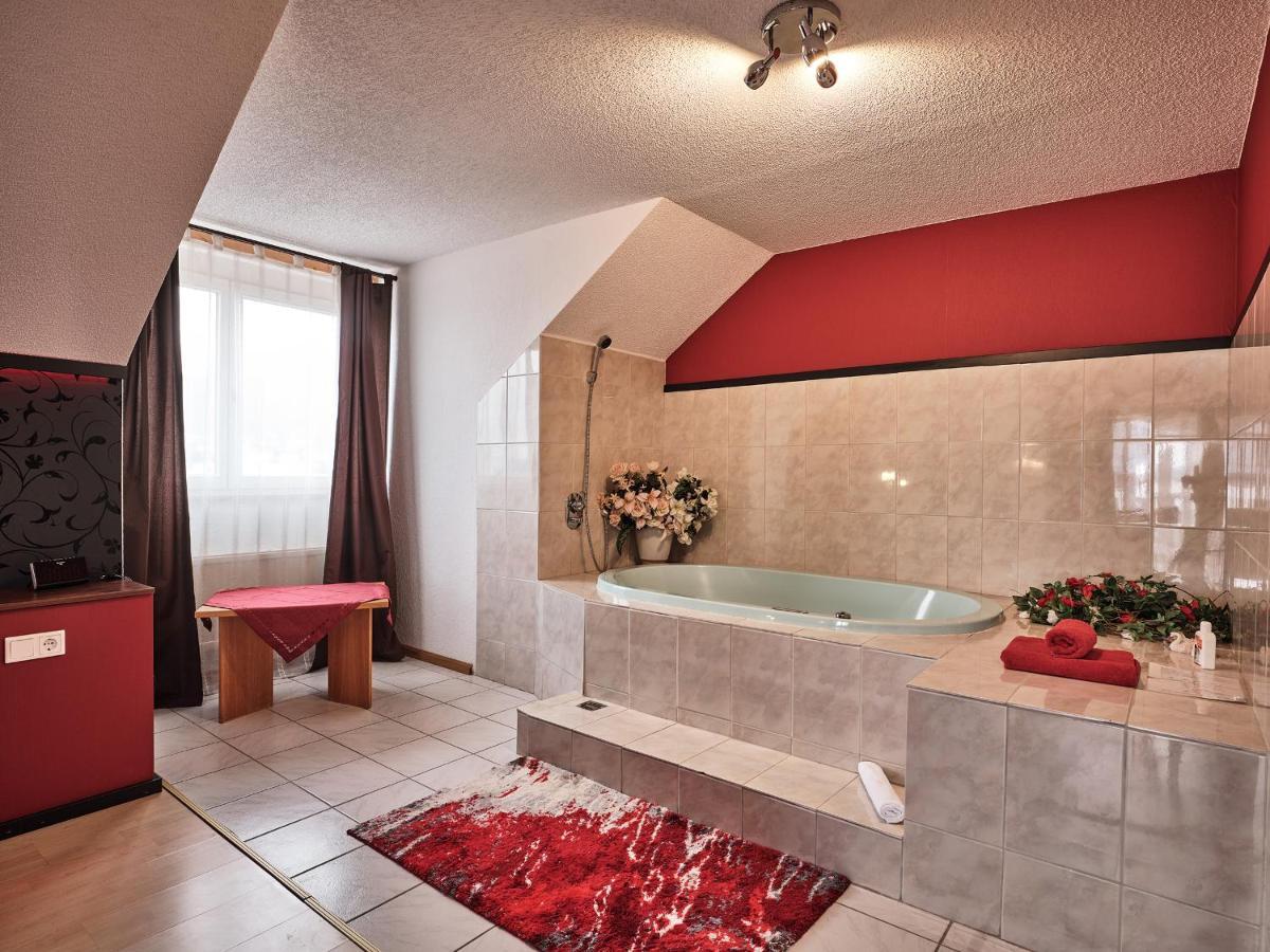 Tiptop Hotel Am Hochrhein Бад-Зеккінген Екстер'єр фото